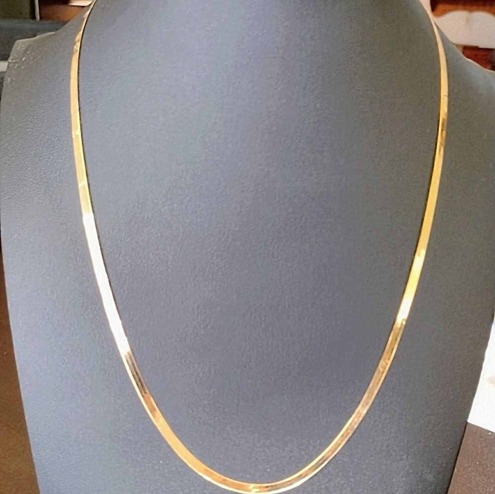 Classic Italy 10k Solid Yellow Gold 2.75mm Herringbone Chain - Picture 5 of 6